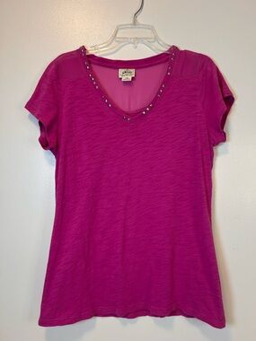 Ariat Hot Pink V-Neck Short Sleeve Top with Stud Accents Women’s Large